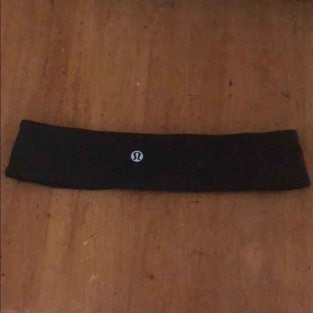 Lululemon Flyaway Tamer Headband